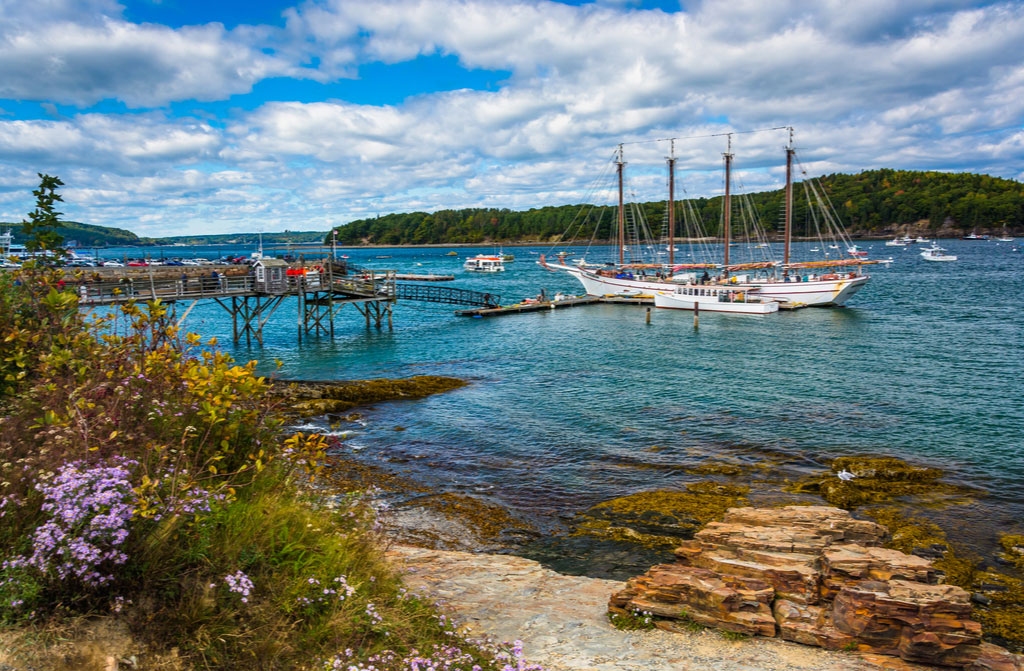 rocky coast view boats