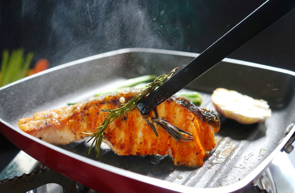 cooking pan seared salmon