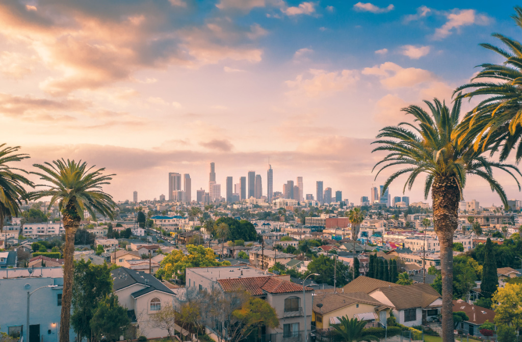 beuatiful sunset los angeles downtown