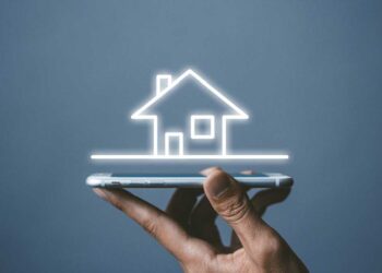 image of smartphone and house