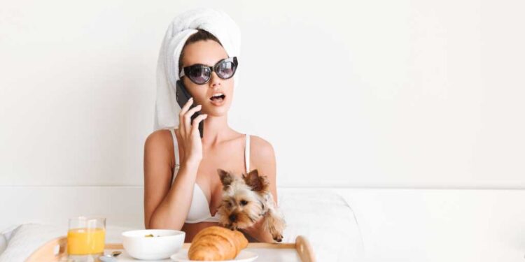 celebrity woman sunglasses towel