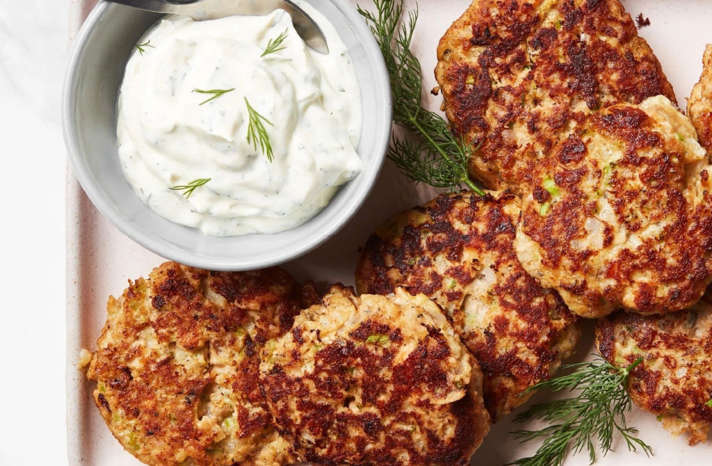 salmon croquettes with yoghurt sauce