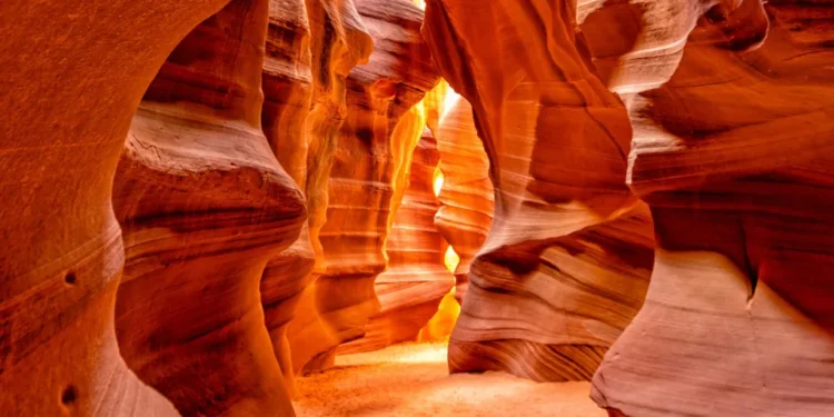 antelope canyon lights rocks