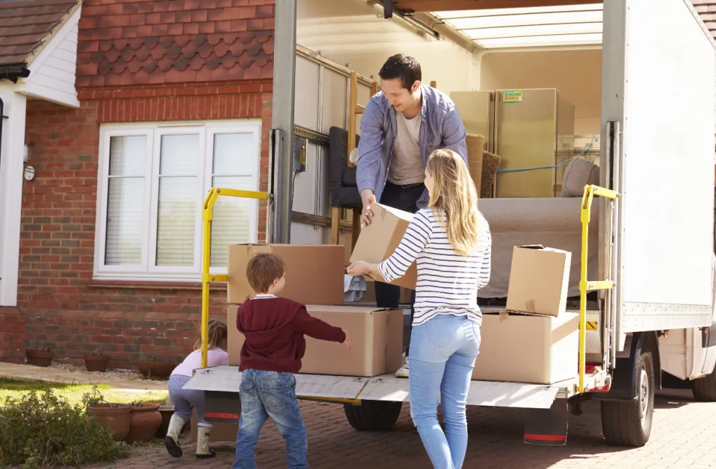 family unpacking boxing move